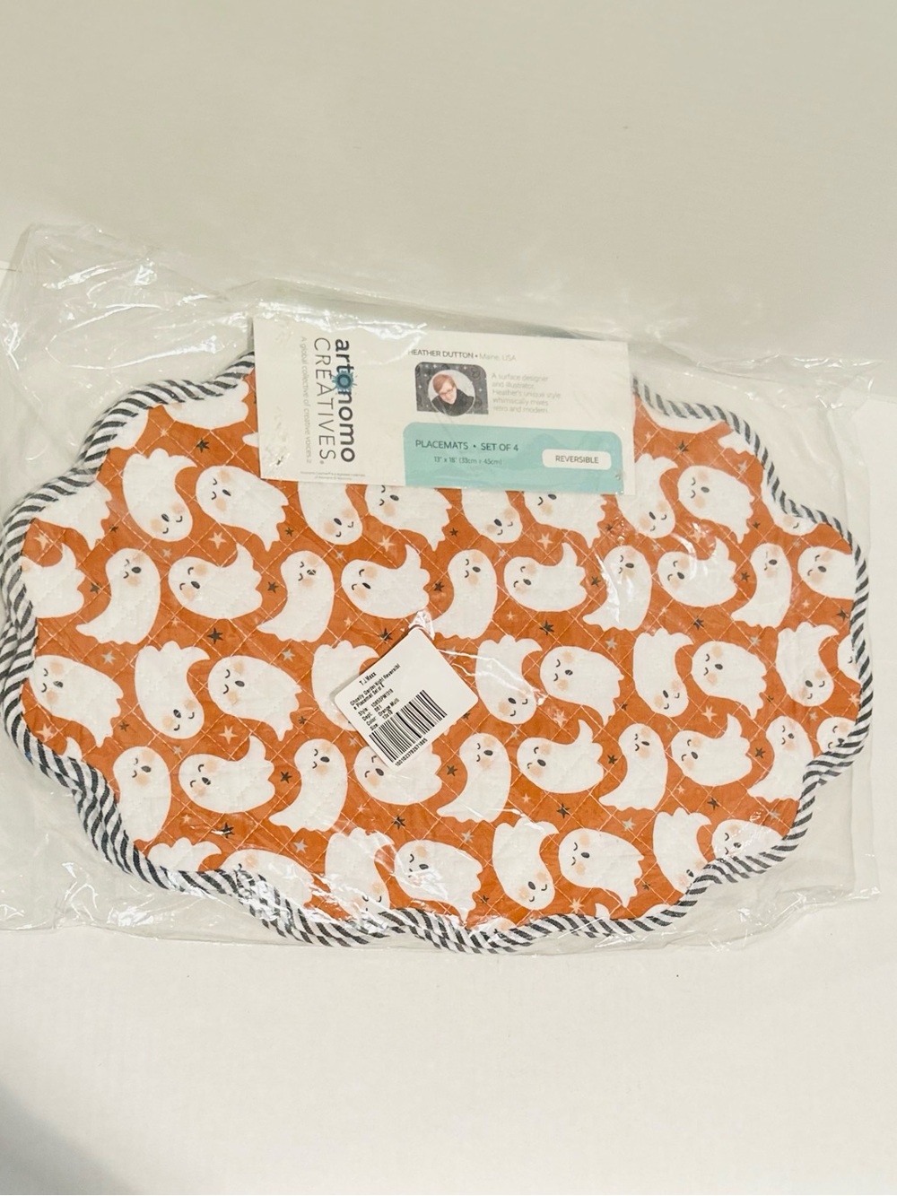 Artonomo Creatives NWT 4Pk Ghostly Reversible Placemats